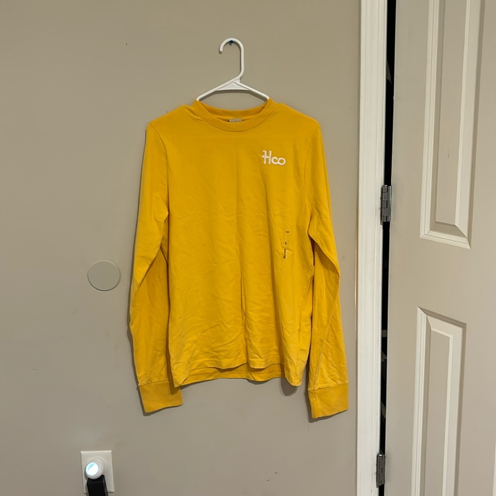 Brand new excellent condition long sleeve shirt.